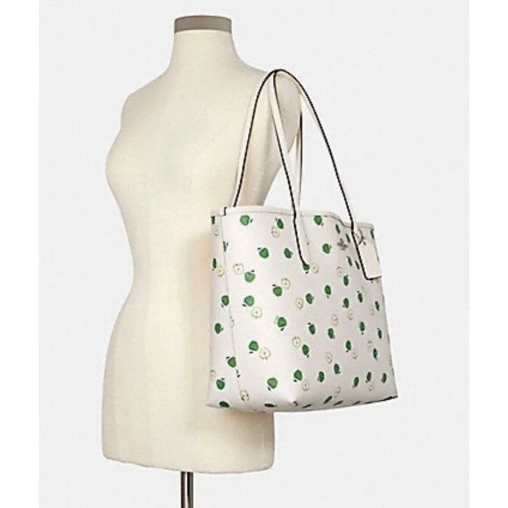 COACH CITY TOTE PURSE HANDBAG WITH APPLE PRINT NWT